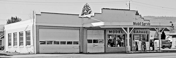 Model Garage in 1980.  Large service bay on the left was added in the 1950s.