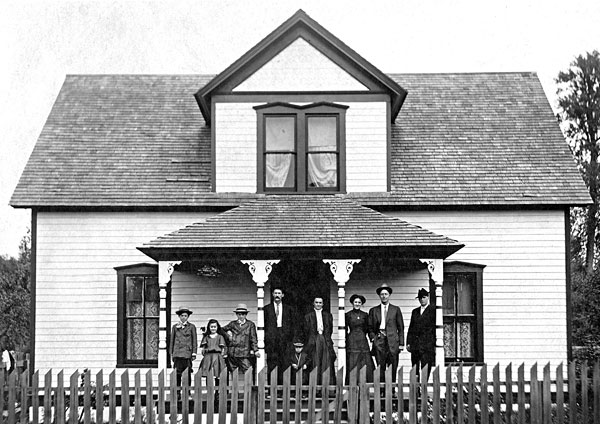 Moore family at home circa 1912